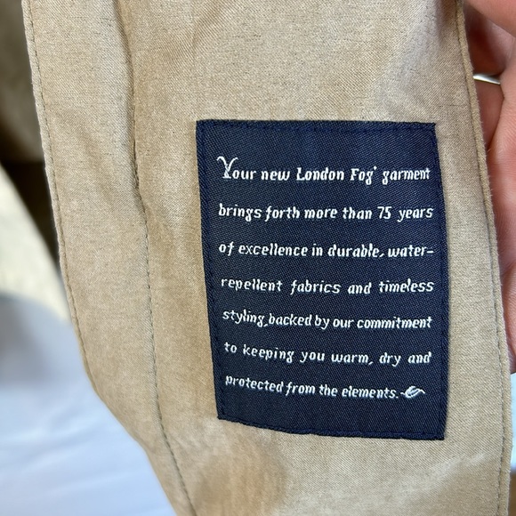 London Fog Insulated Zip Out Trench Coat Sz Petite Med  Like New Cream - Picture 6 of 10